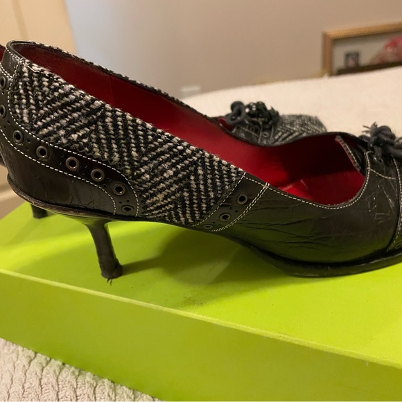 Herringbone and leather pump - Picture 3 of 8